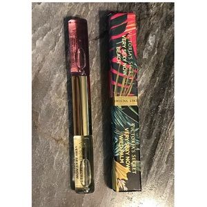 Victoria’s Secret roll on perfume Very Sexy Now